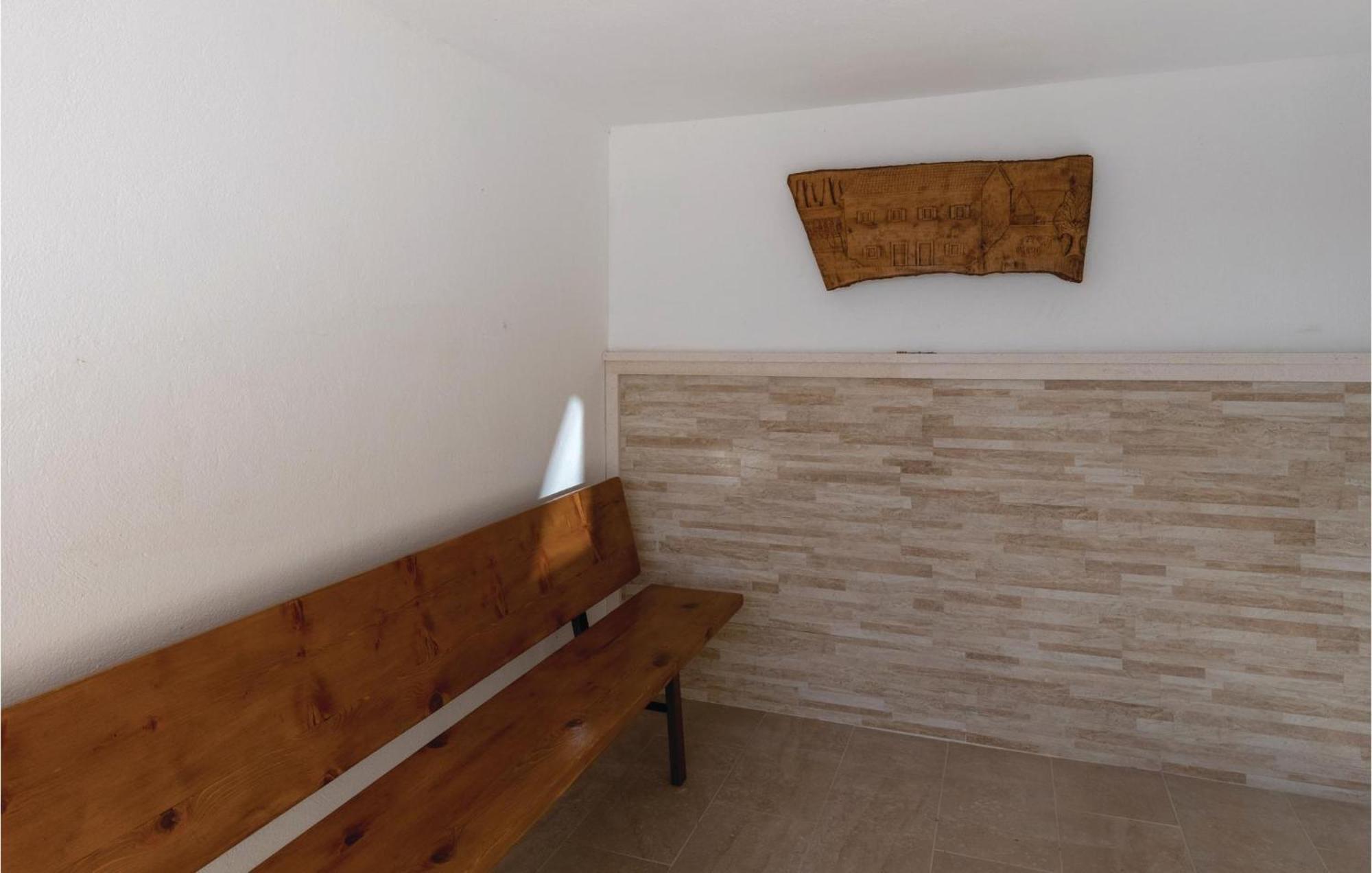 One-Bedroom Apartment in Komarna Klek Buitenkant foto